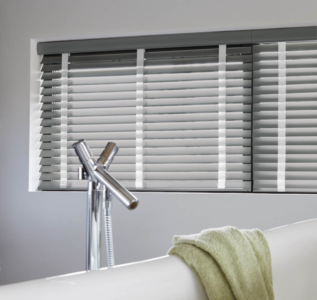 Zoekt u een warme sfeer kies dan voor Houten Jaloezieen